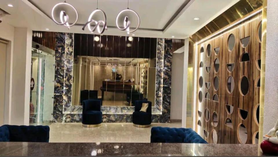 Hotel Pearl Wood Zirakpur Екстериор снимка
